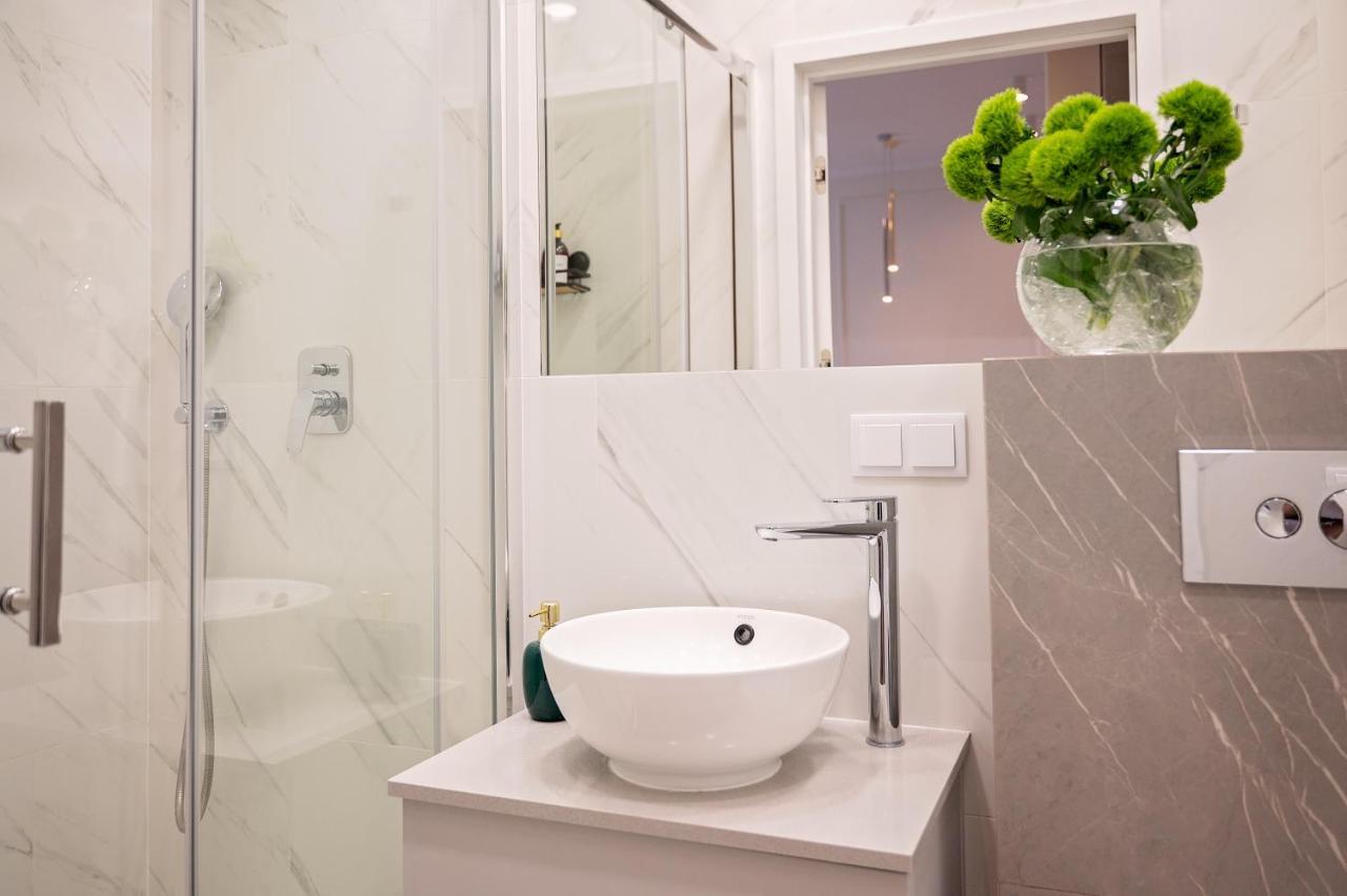 Mennica Residence - Grzybowska 43A วอร์ซอ ภายนอก รูปภาพ