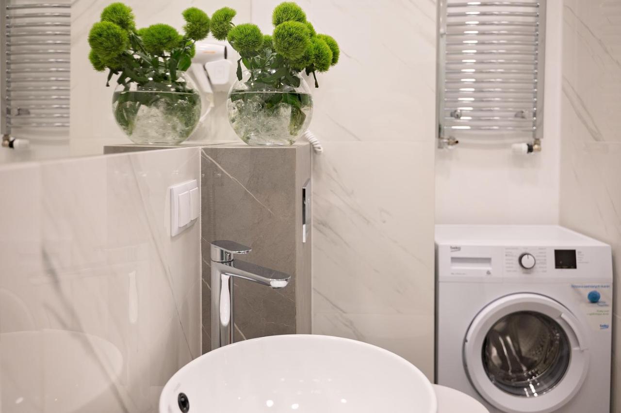 Mennica Residence - Grzybowska 43A วอร์ซอ ภายนอก รูปภาพ