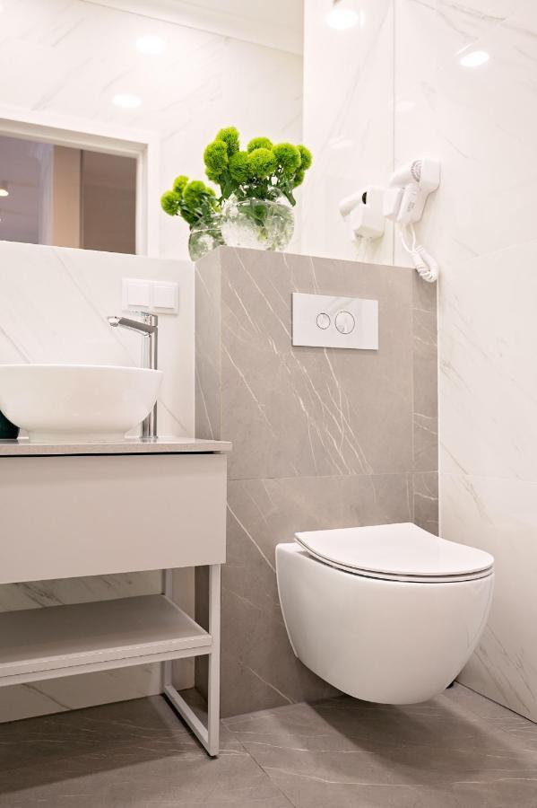 Mennica Residence - Grzybowska 43A วอร์ซอ ภายนอก รูปภาพ