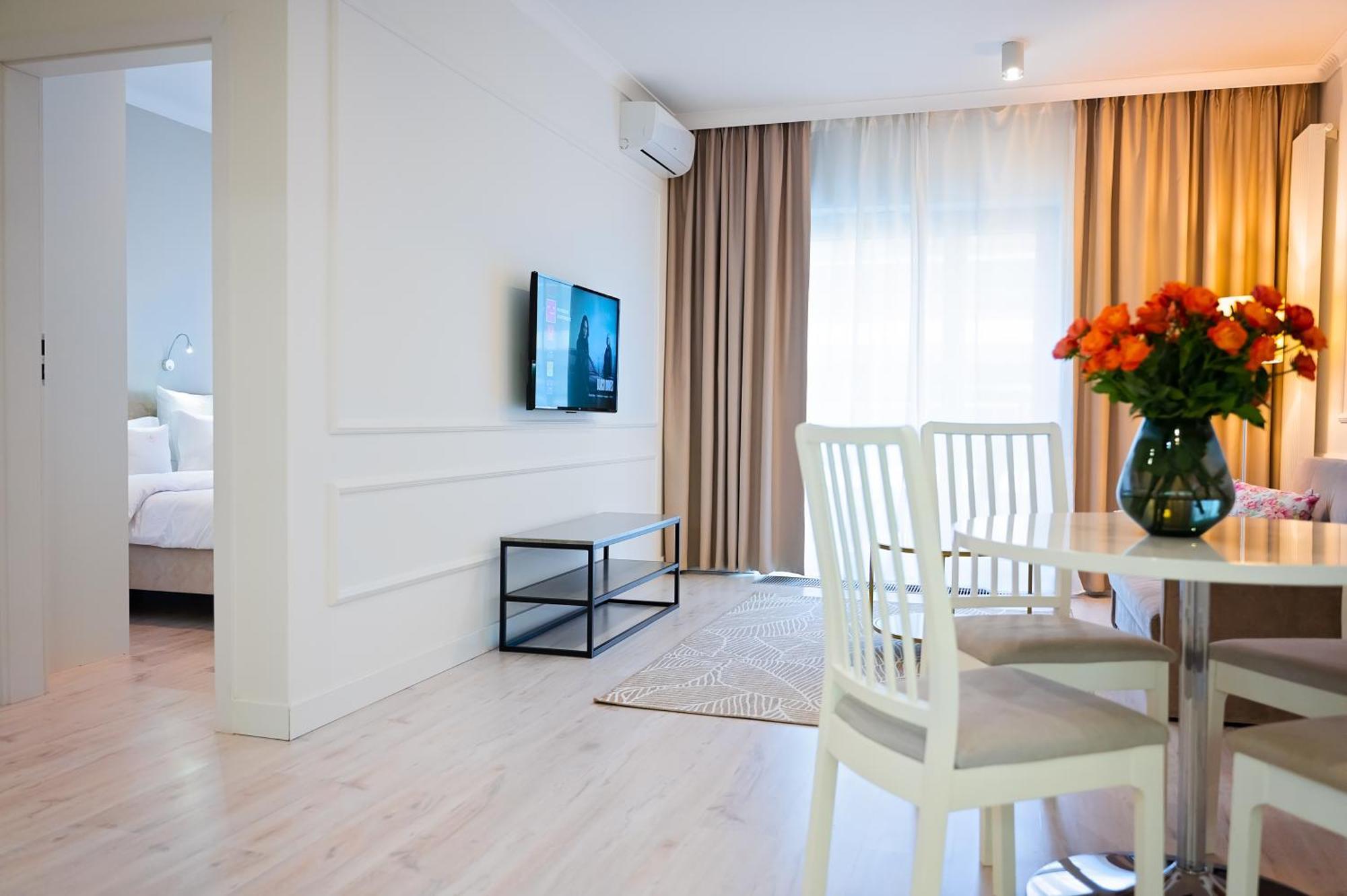 Mennica Residence - Grzybowska 43A วอร์ซอ ภายนอก รูปภาพ