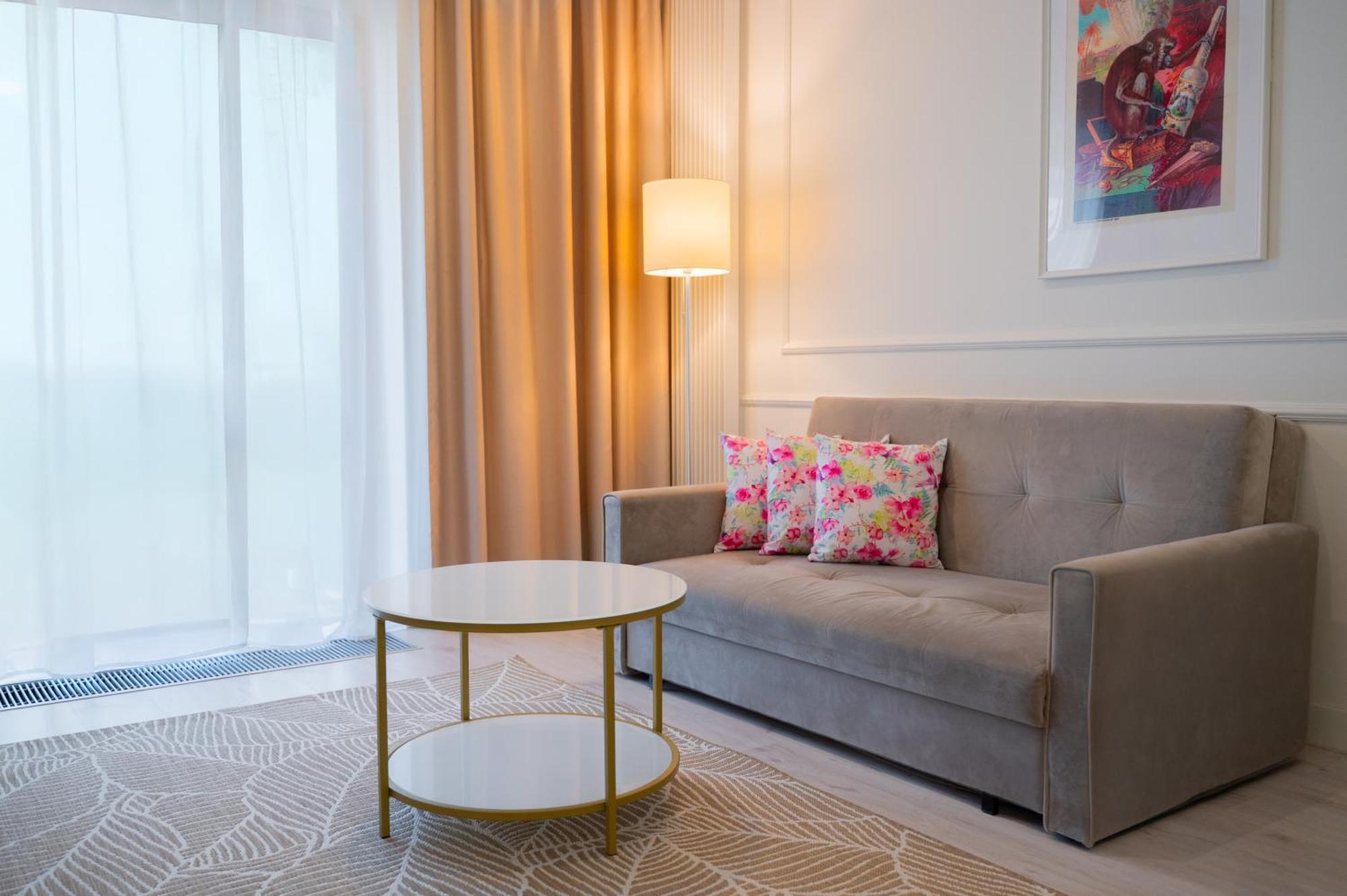 Mennica Residence - Grzybowska 43A วอร์ซอ ภายนอก รูปภาพ