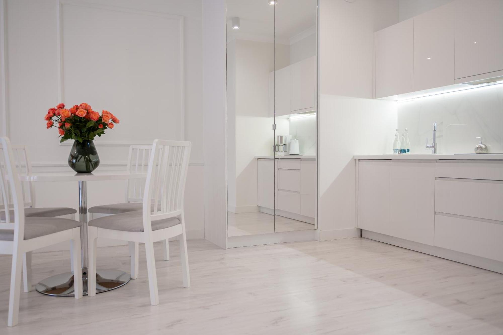 Mennica Residence - Grzybowska 43A วอร์ซอ ภายนอก รูปภาพ