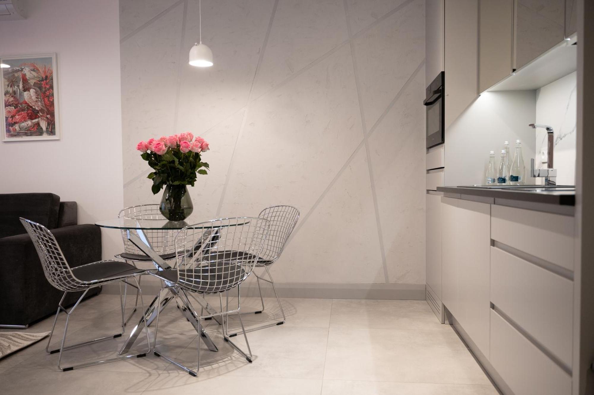Mennica Residence - Grzybowska 43A วอร์ซอ ภายนอก รูปภาพ